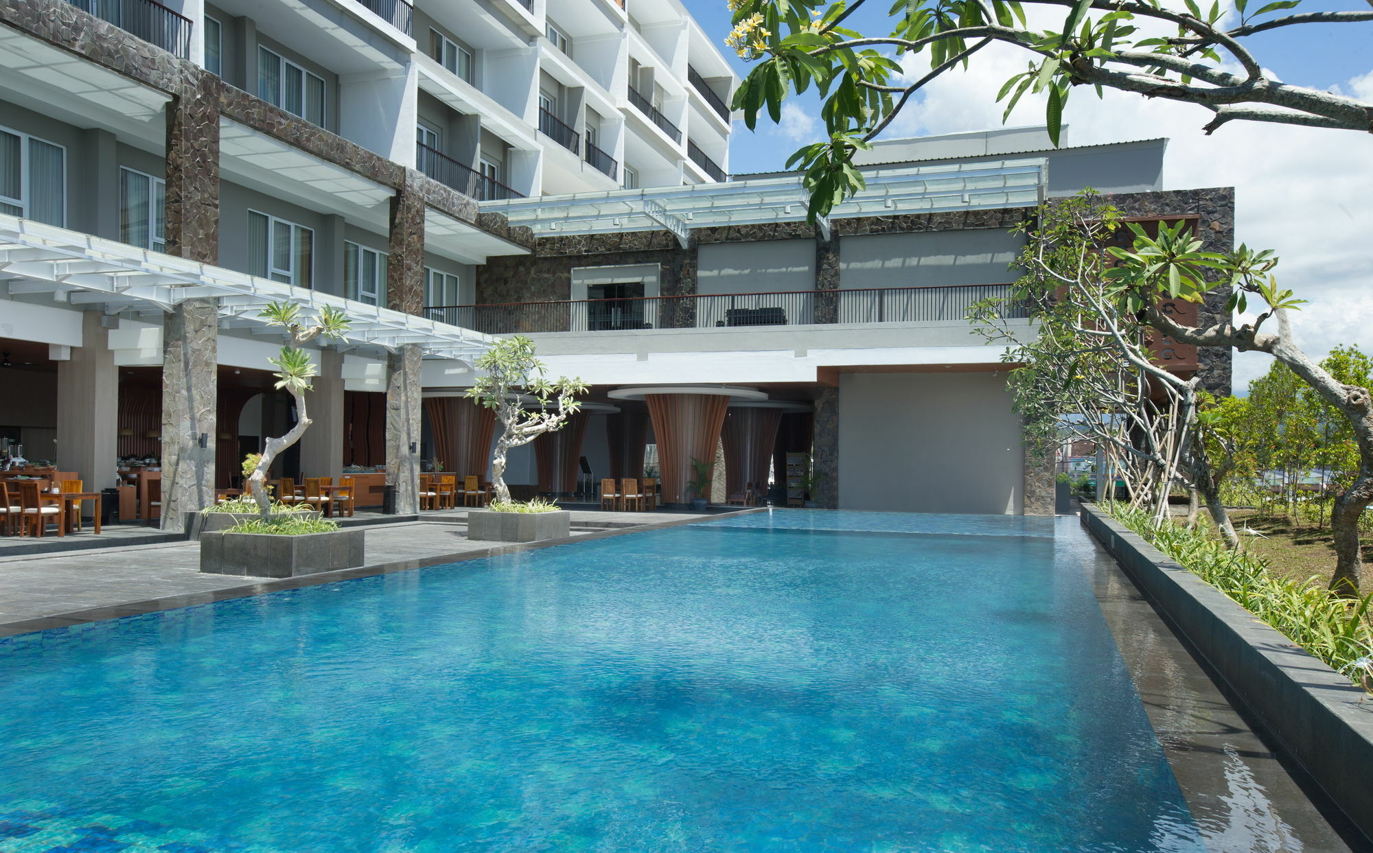 Hotel Santika Banyuwangi Banyuwangi  Exterior photo